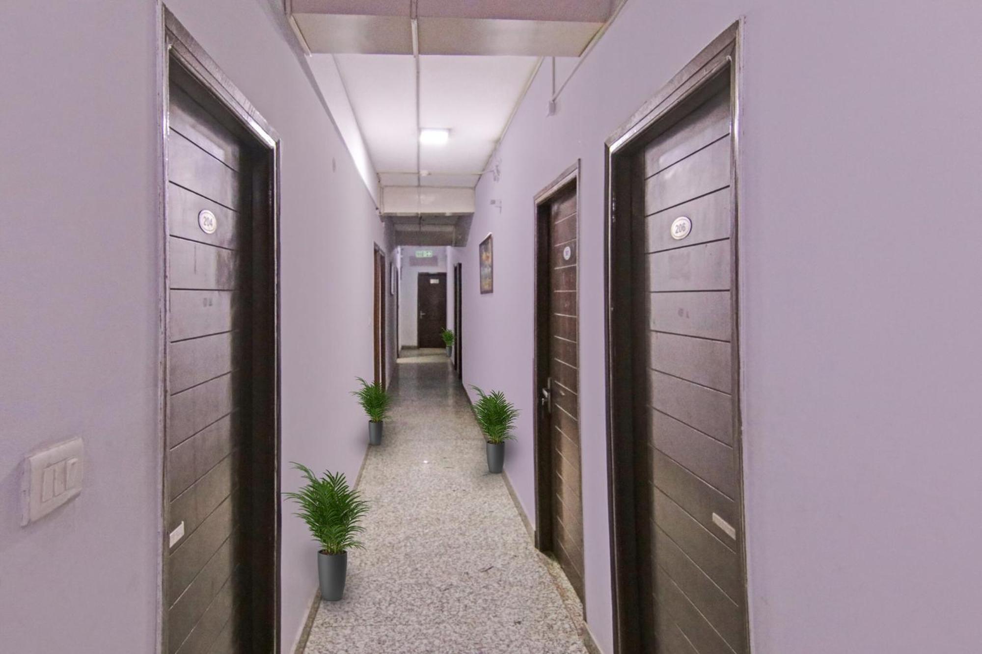 Hotel O Flagship Metro Star Near Lotus Temple Delhi (National Capital Territory of India)